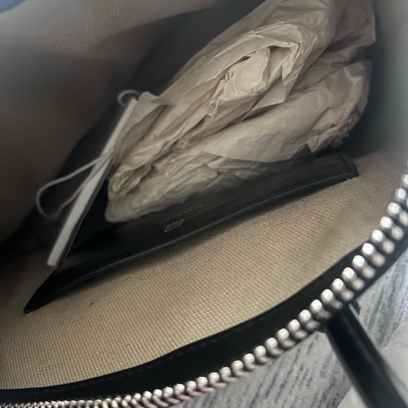 Black Accessory with Tag - Picture 2 of 7